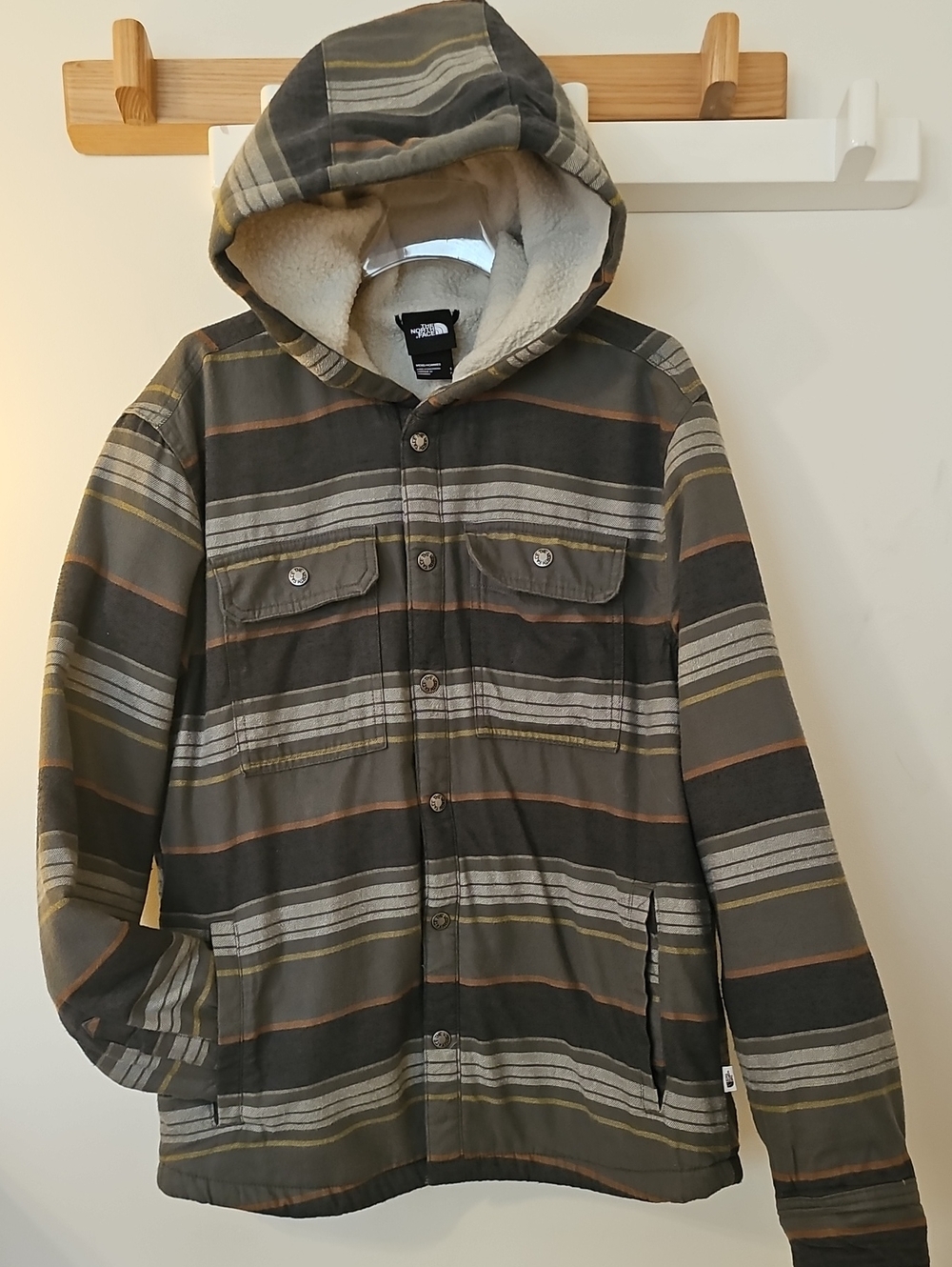 The North Face Men's Size S Hooded Sherpa Striped Jacket in Olive, Gray and Tan